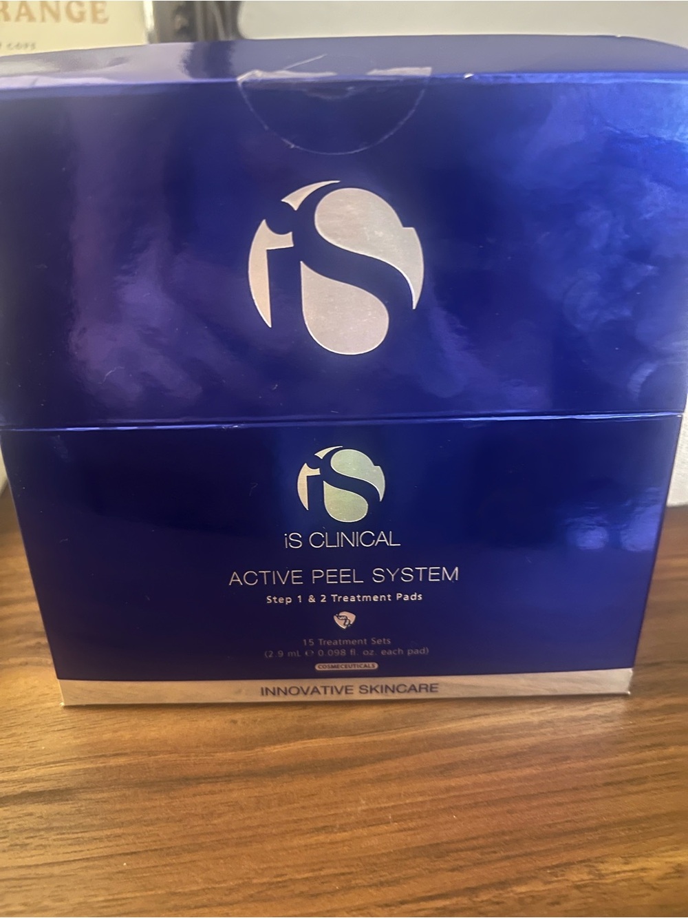 iS Clinical Active Peel System — treatment exfoliant pads *12 in box